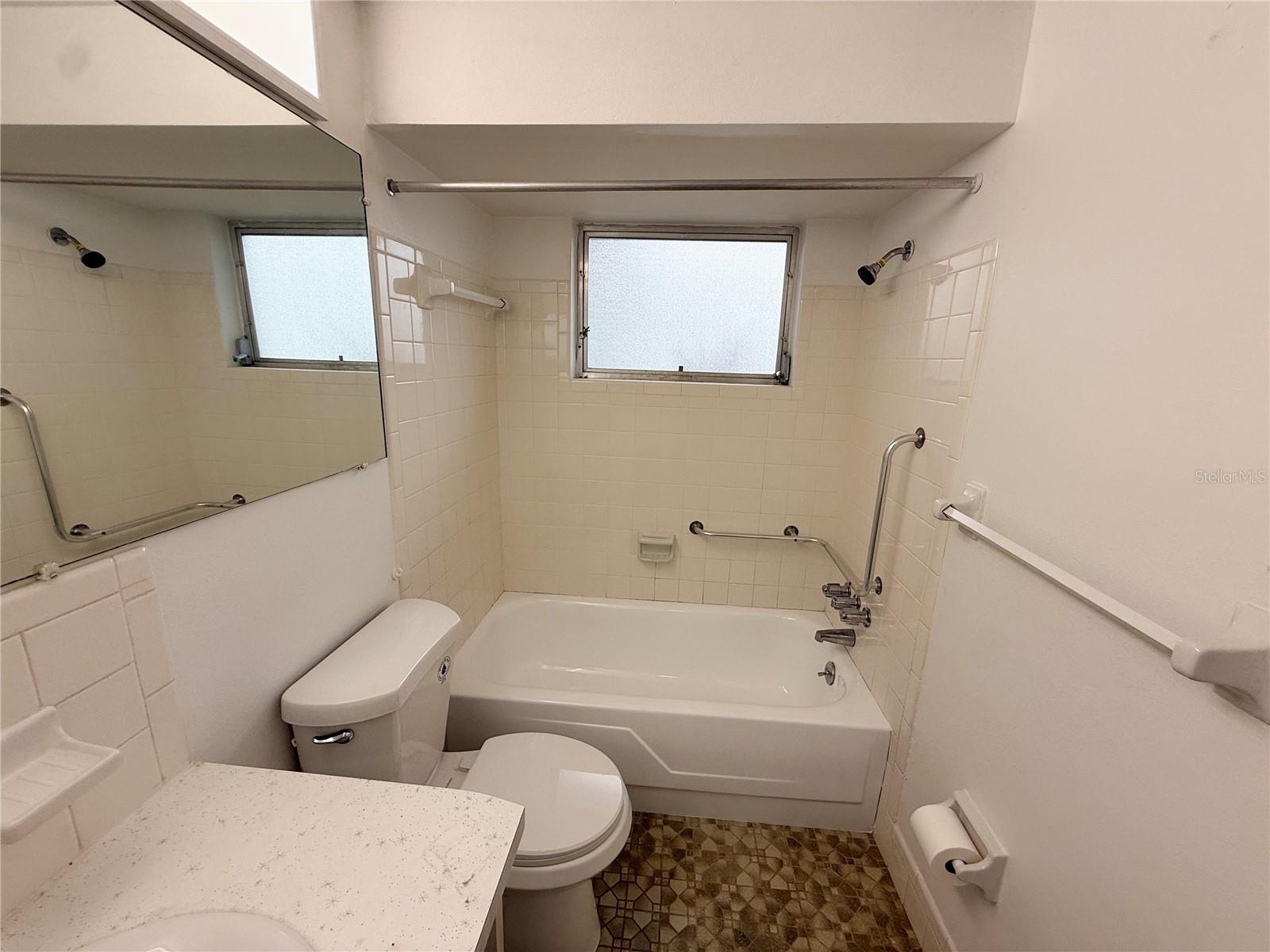 COLONIAL HILLS - Residential