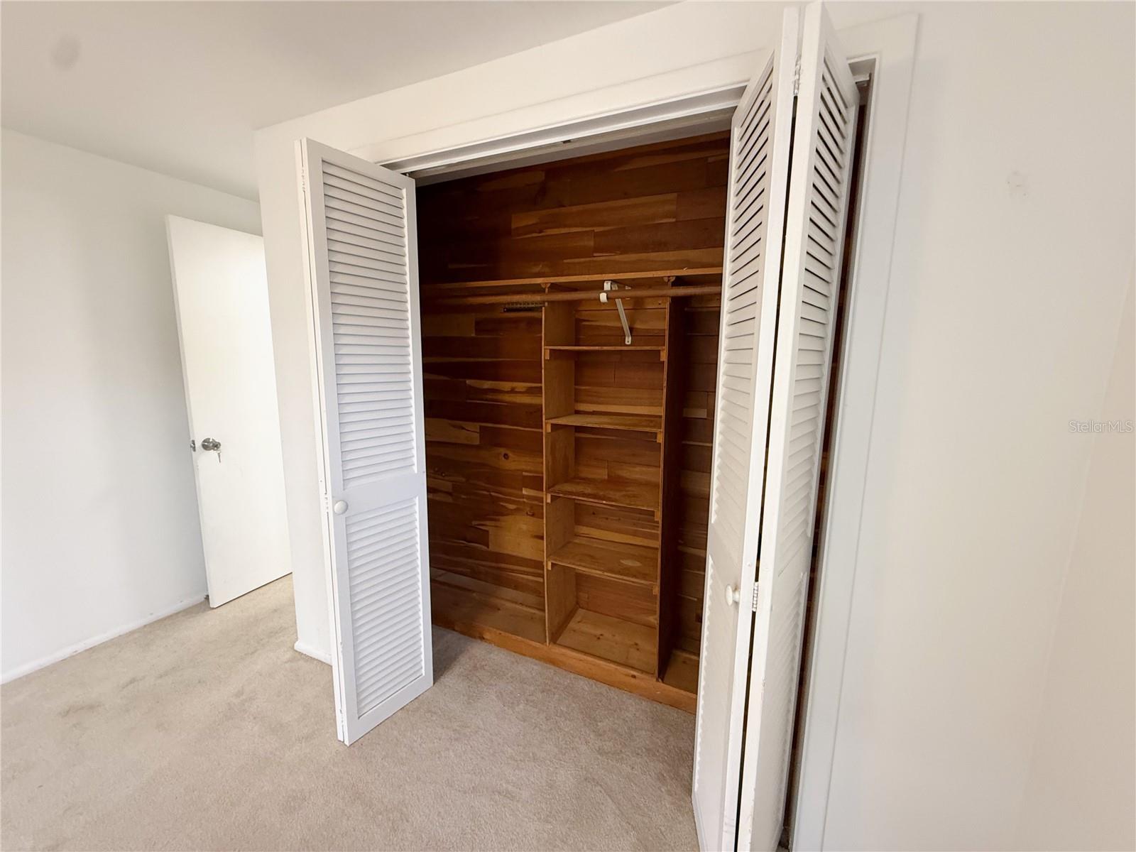 COLONIAL HILLS - Residential