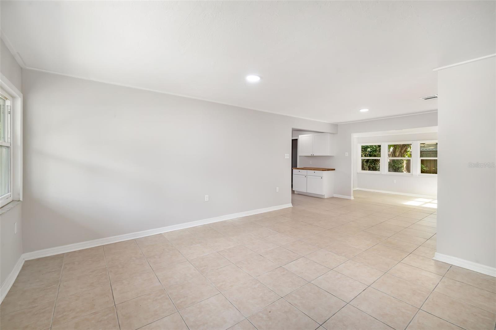3181 ALTA VISTA STREET