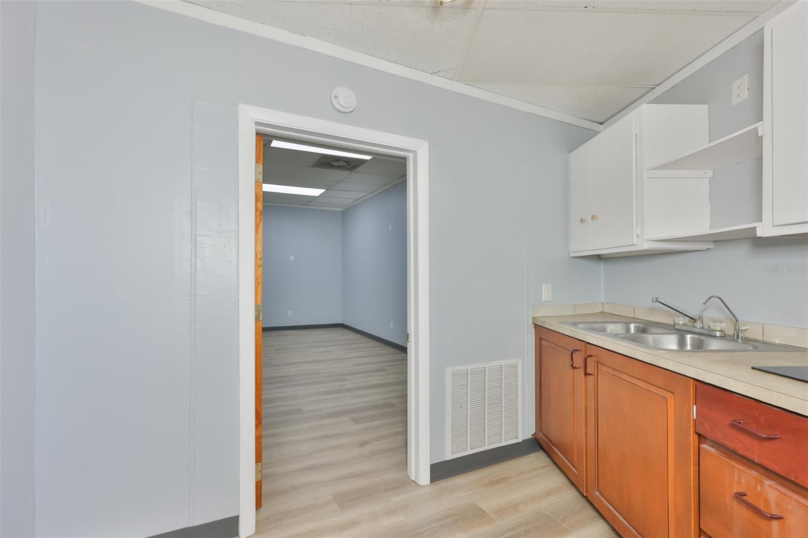 AVALON - Commercial Sale