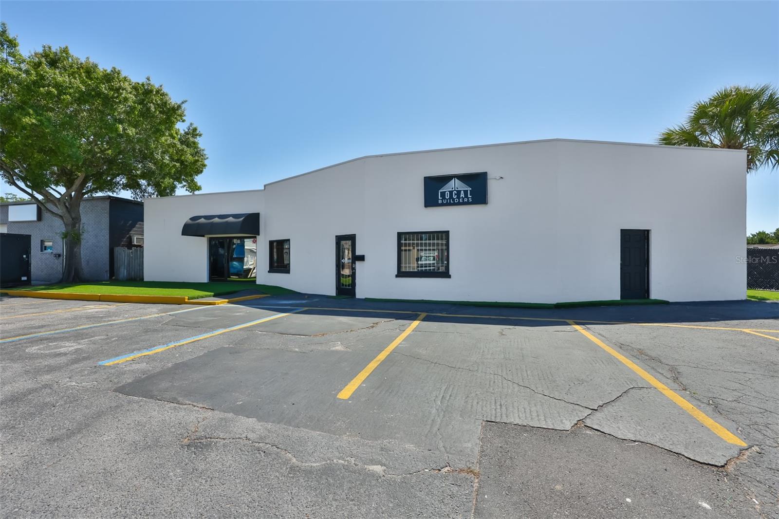 AVALON - Commercial Sale