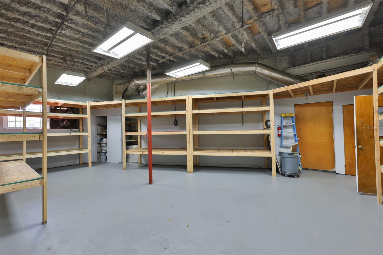 AVALON - Commercial Sale