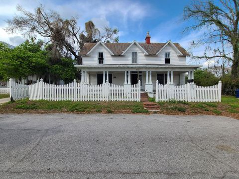 A home in MULBERRY