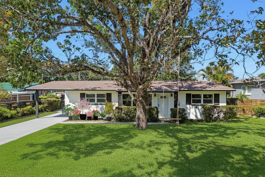 Photo of 4513 S Hesperides Street, Tampa, FL 33611 (MLS # TB8434103)