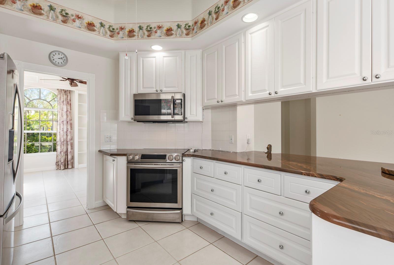 VILLAGEWALK - Residential