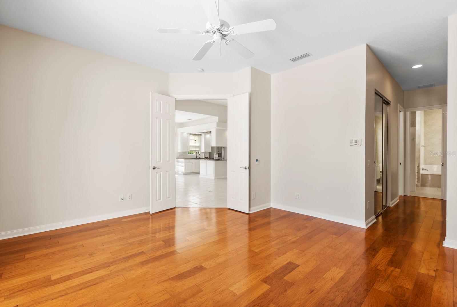 VILLAGEWALK - Residential