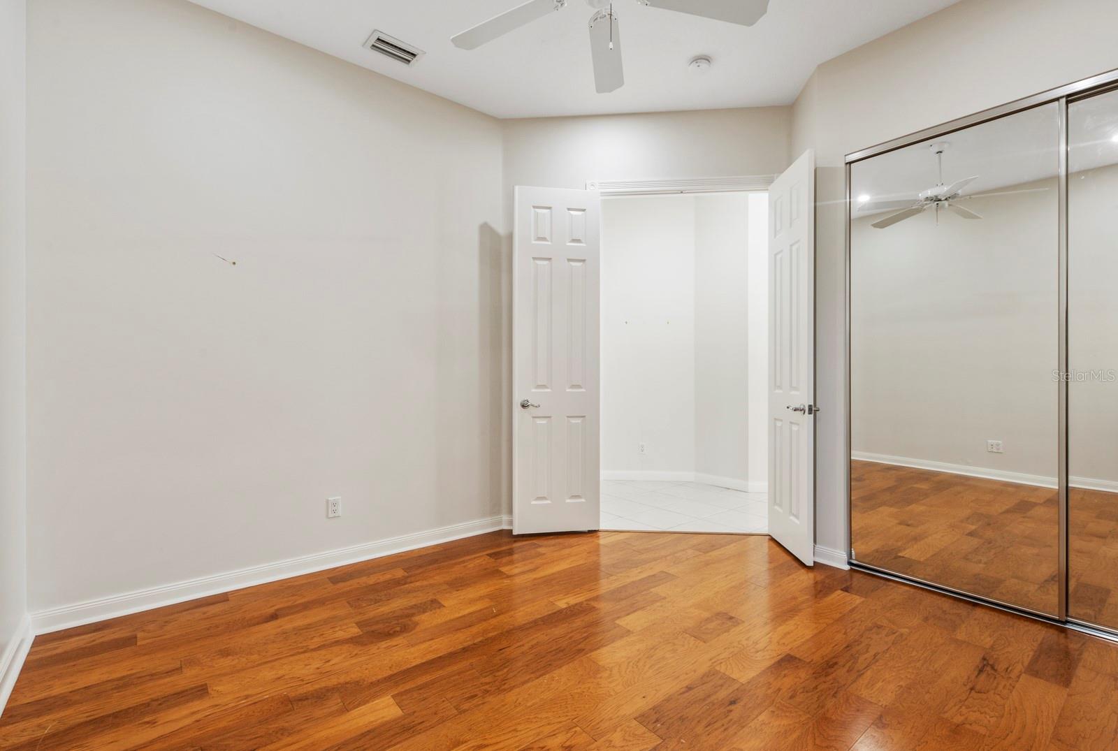 VILLAGEWALK - Residential