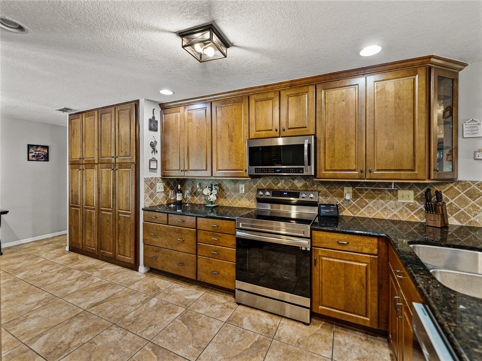 LAKE BERNADETTE GARDENS - Residential