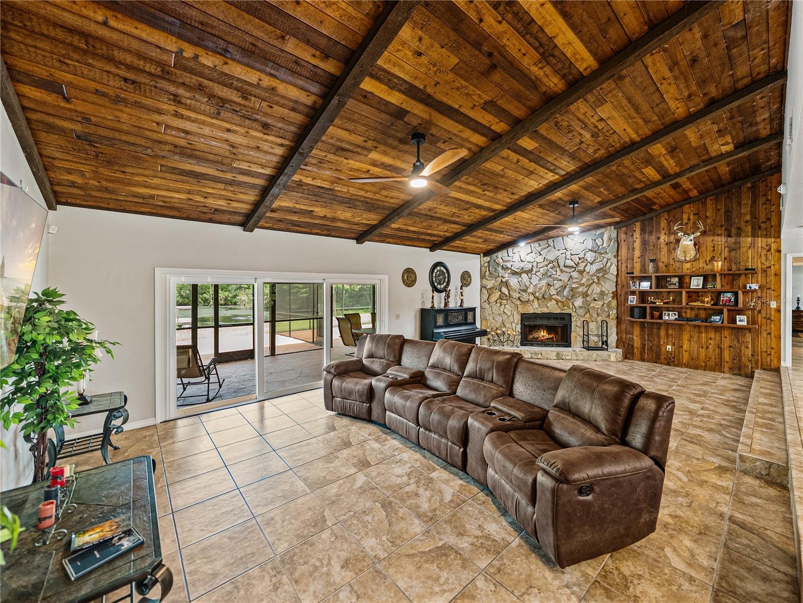 LAKE BERNADETTE GARDENS - Residential