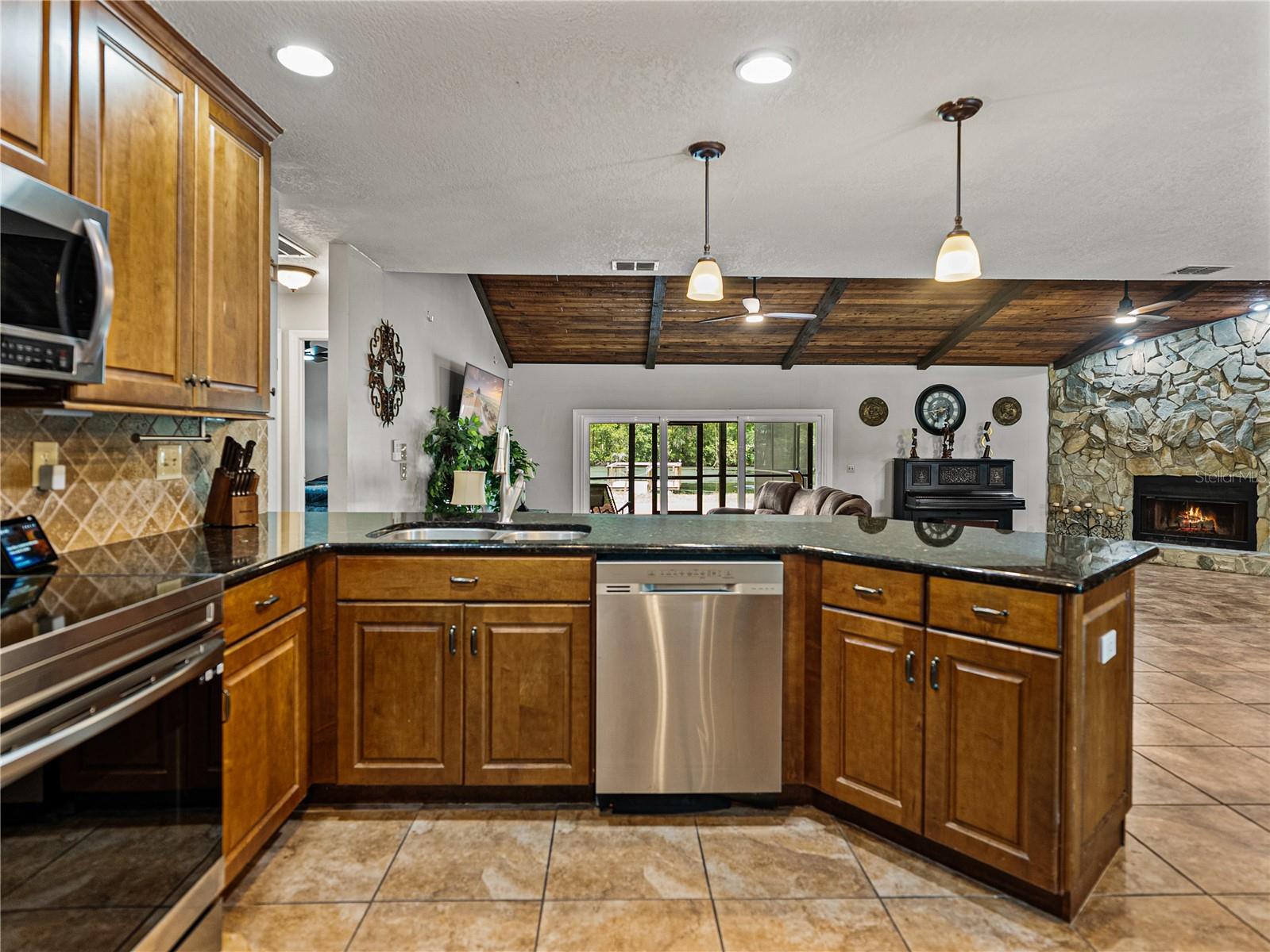 LAKE BERNADETTE GARDENS - Residential