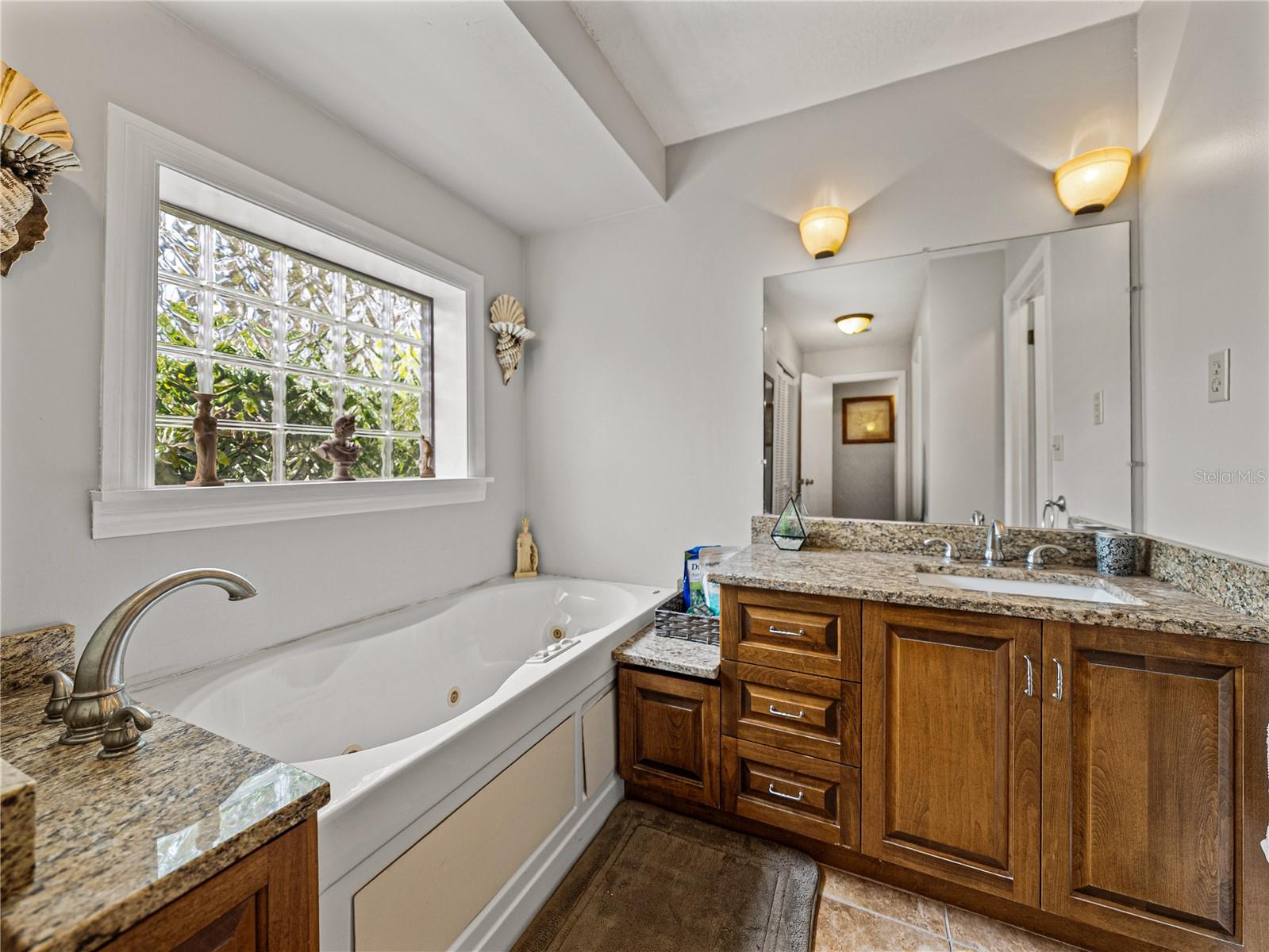LAKE BERNADETTE GARDENS - Residential