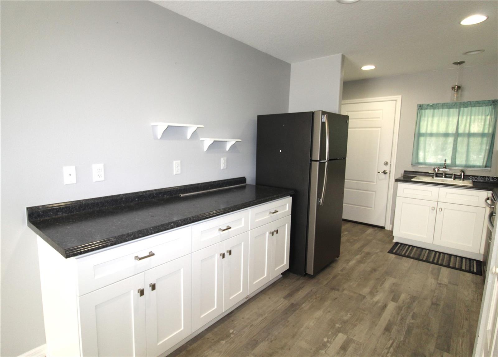 5814 RICHARD PLACE