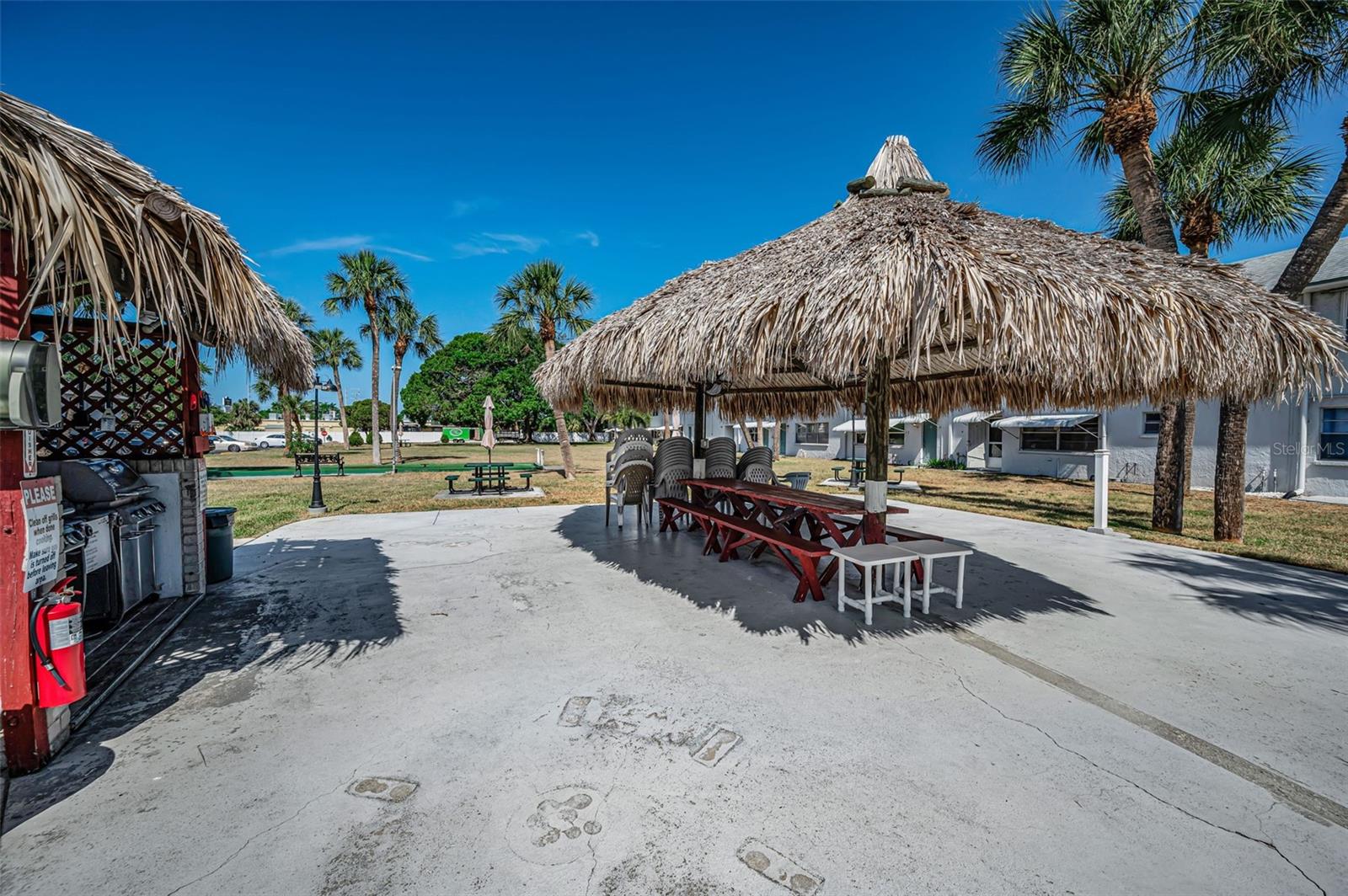 PARADISE SHORES - Residential