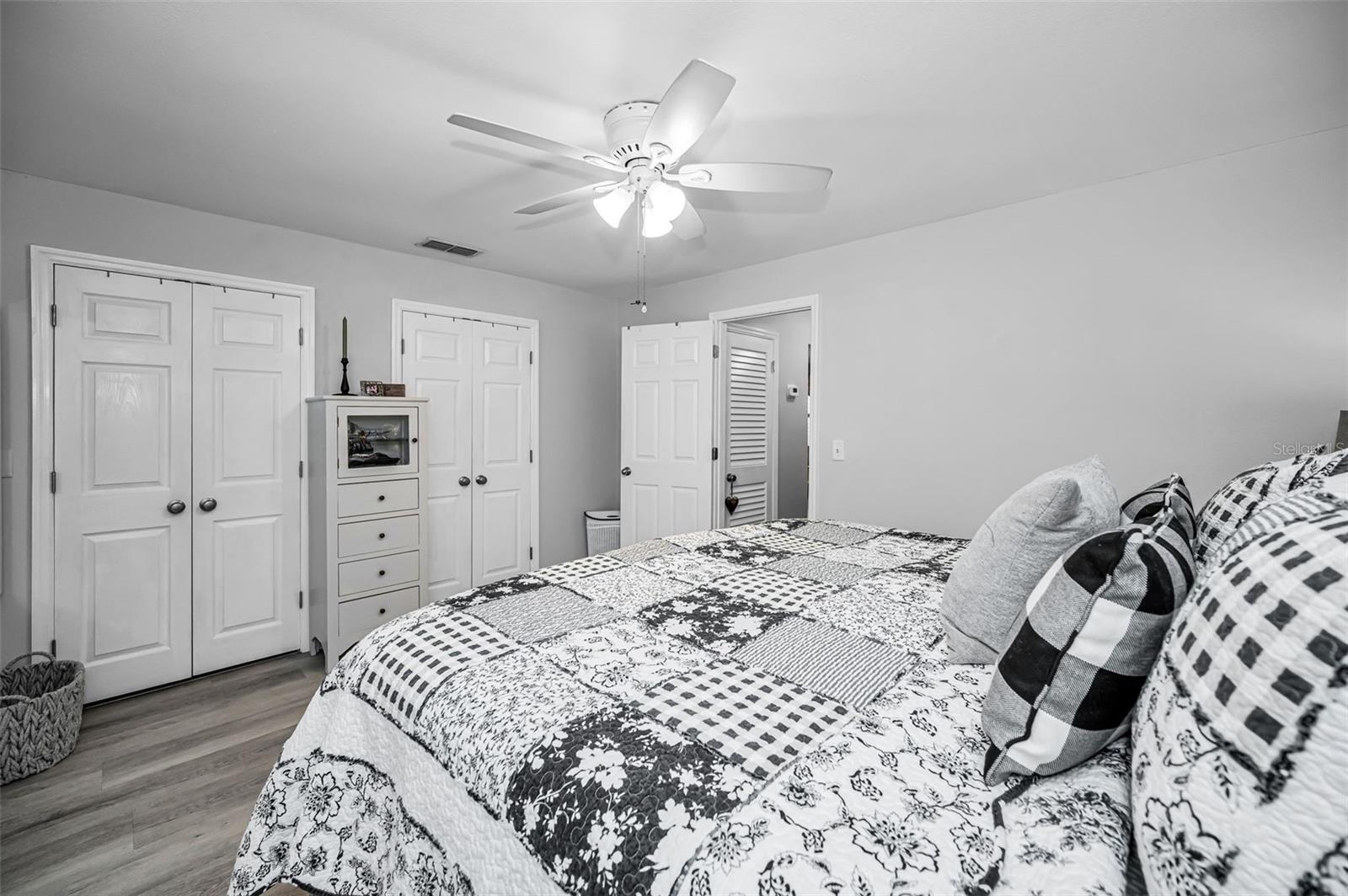 PARADISE SHORES - Residential