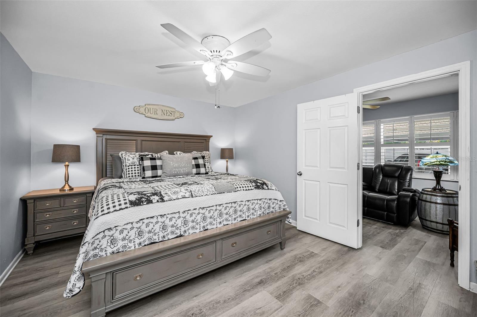 PARADISE SHORES - Residential