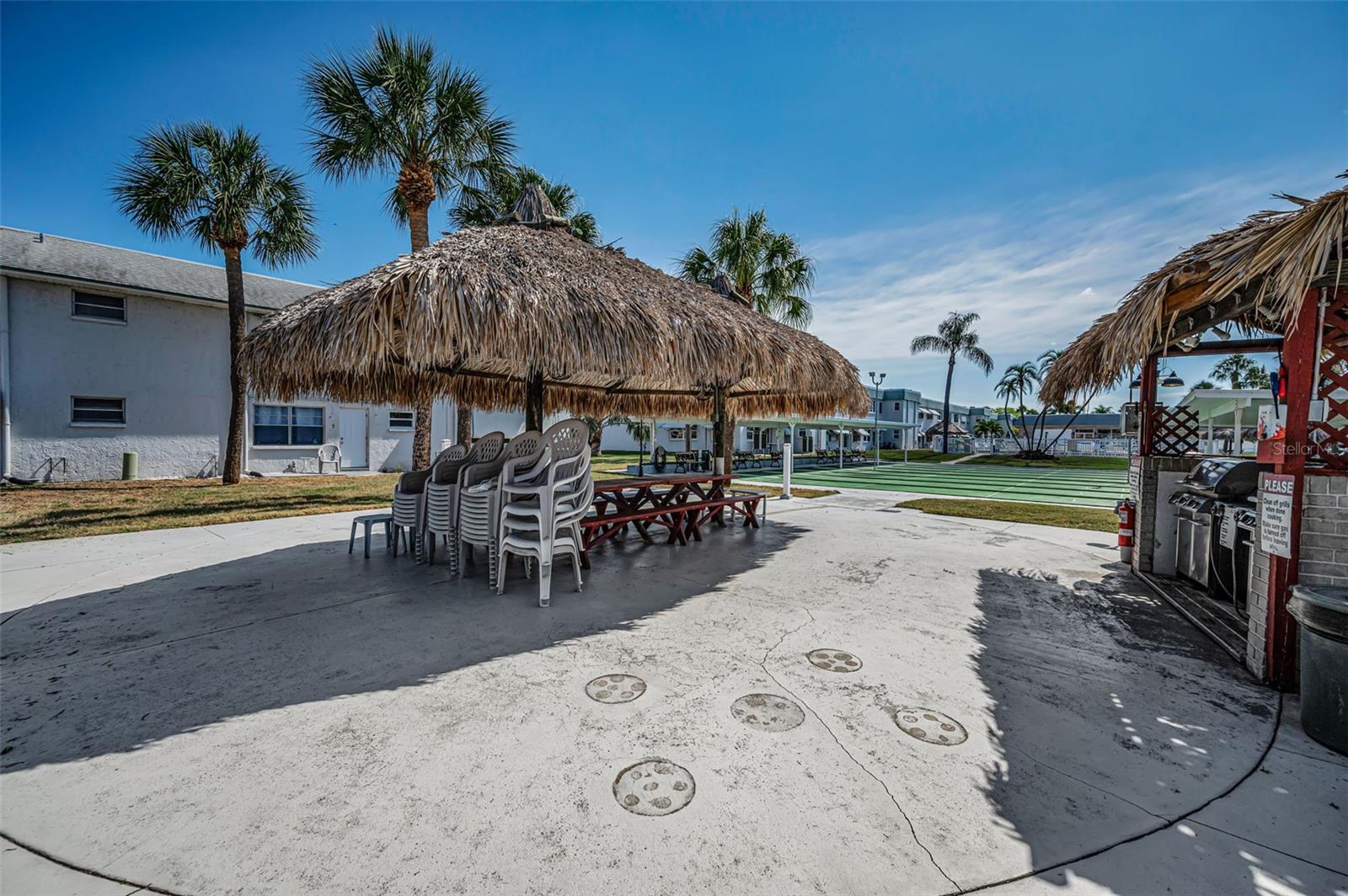 PARADISE SHORES - Residential