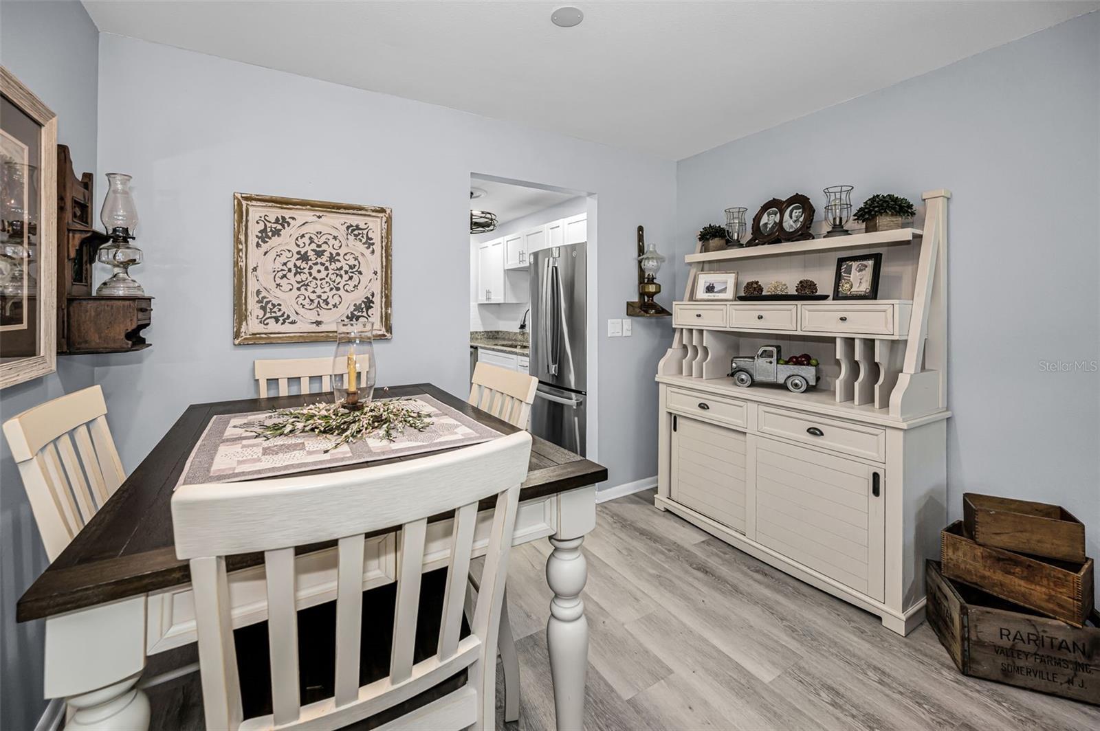 PARADISE SHORES - Residential