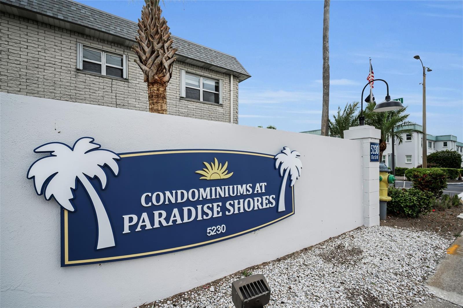 PARADISE SHORES - Residential