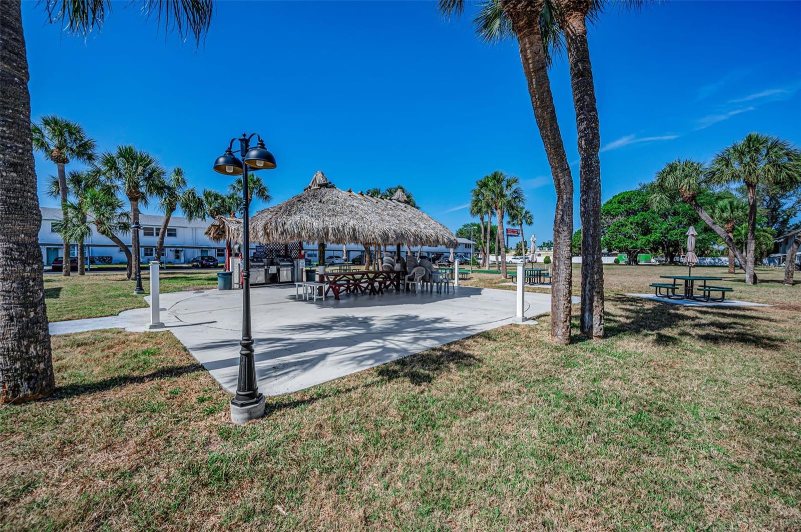 PARADISE SHORES - Residential