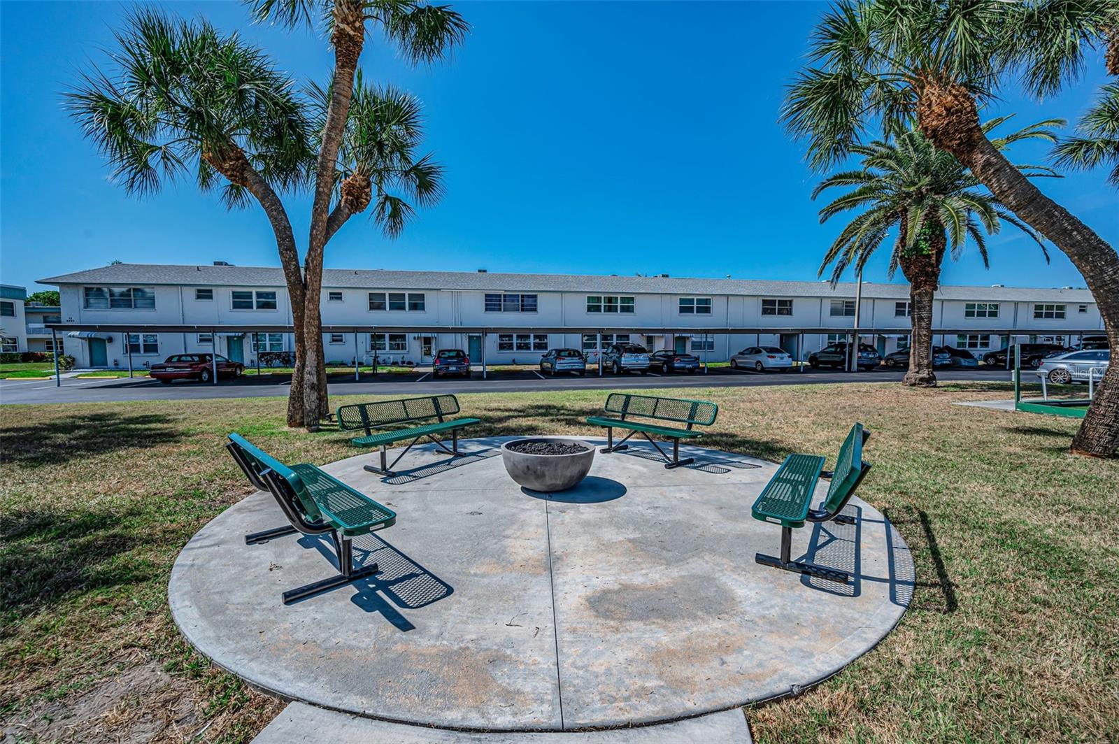 PARADISE SHORES - Residential