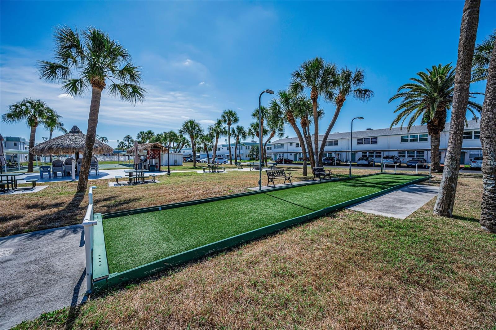 PARADISE SHORES - Residential