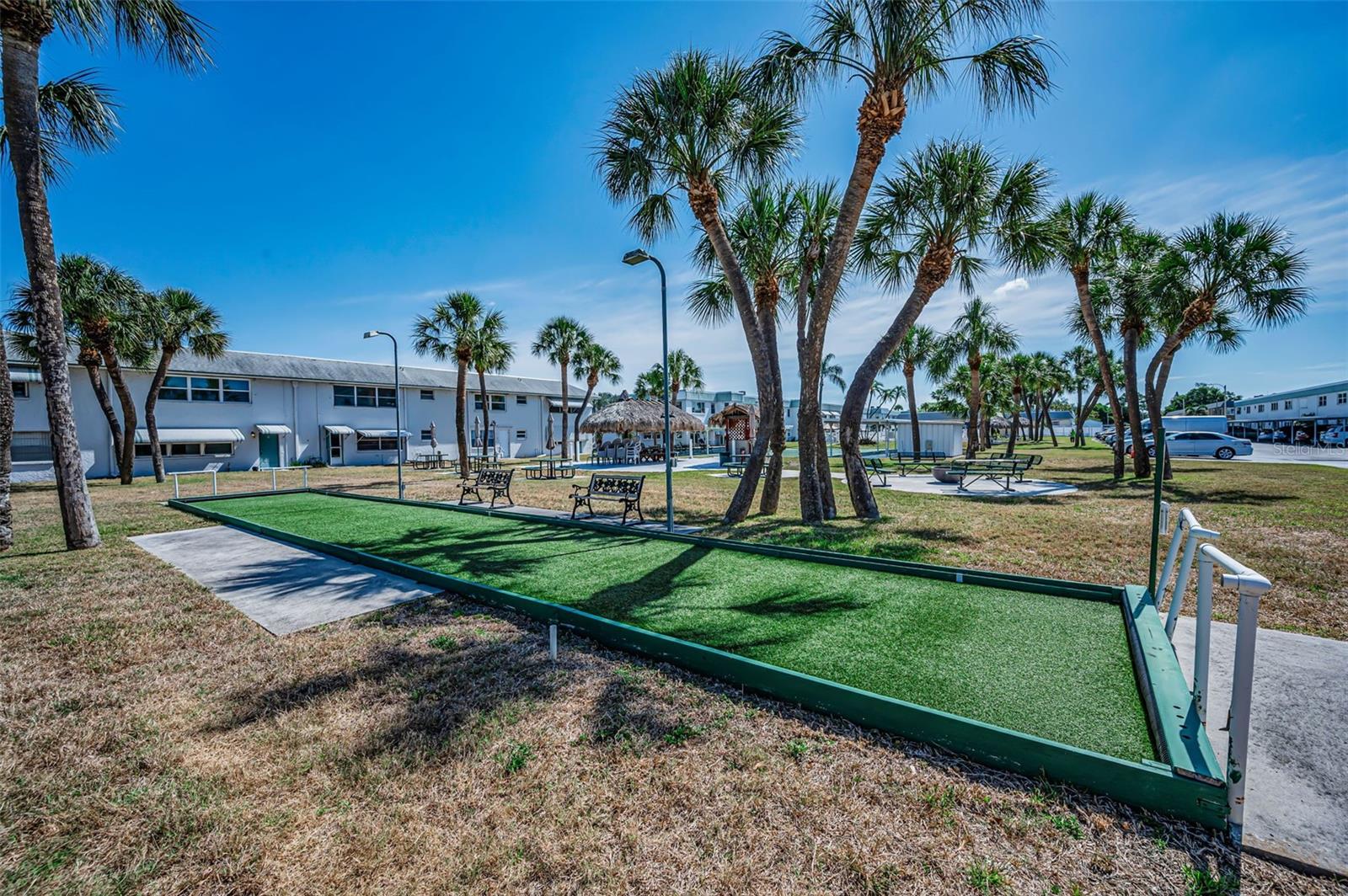 PARADISE SHORES - Residential