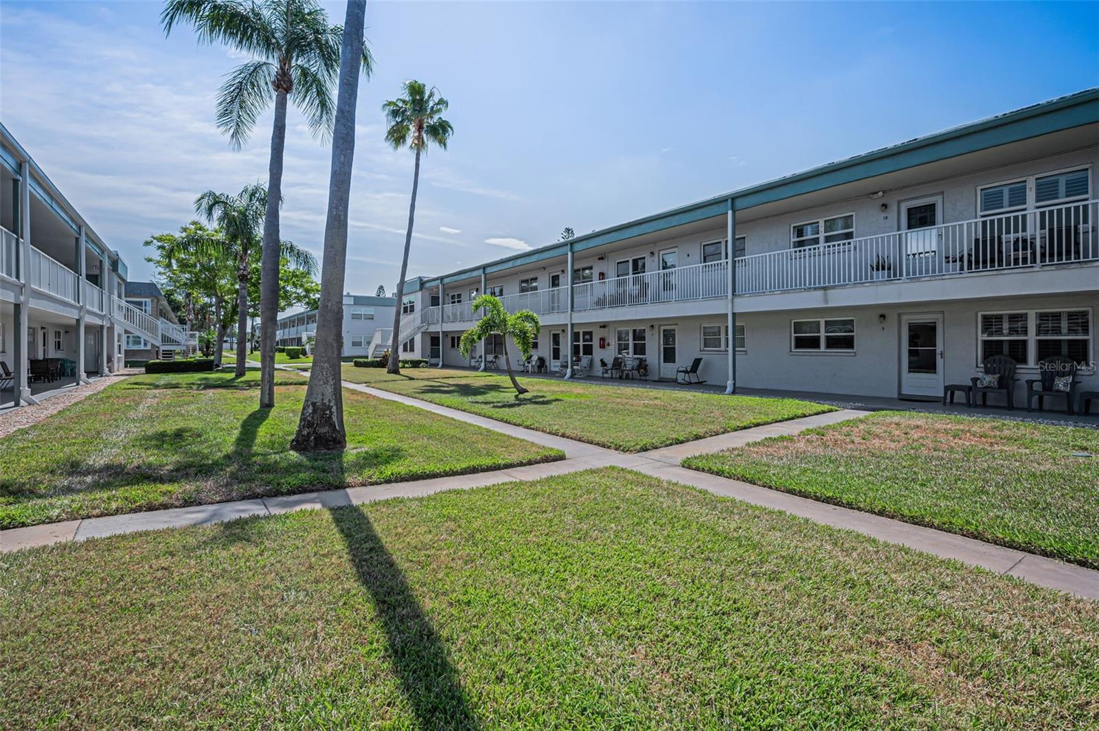 PARADISE SHORES - Residential