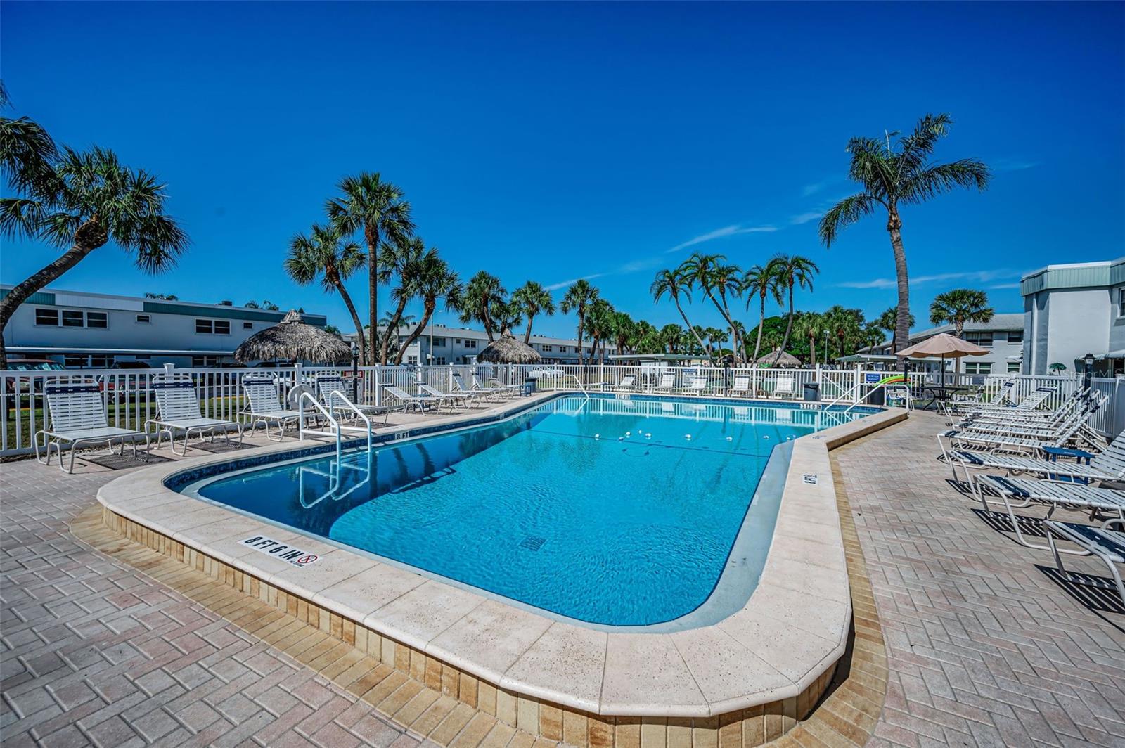 PARADISE SHORES - Residential
