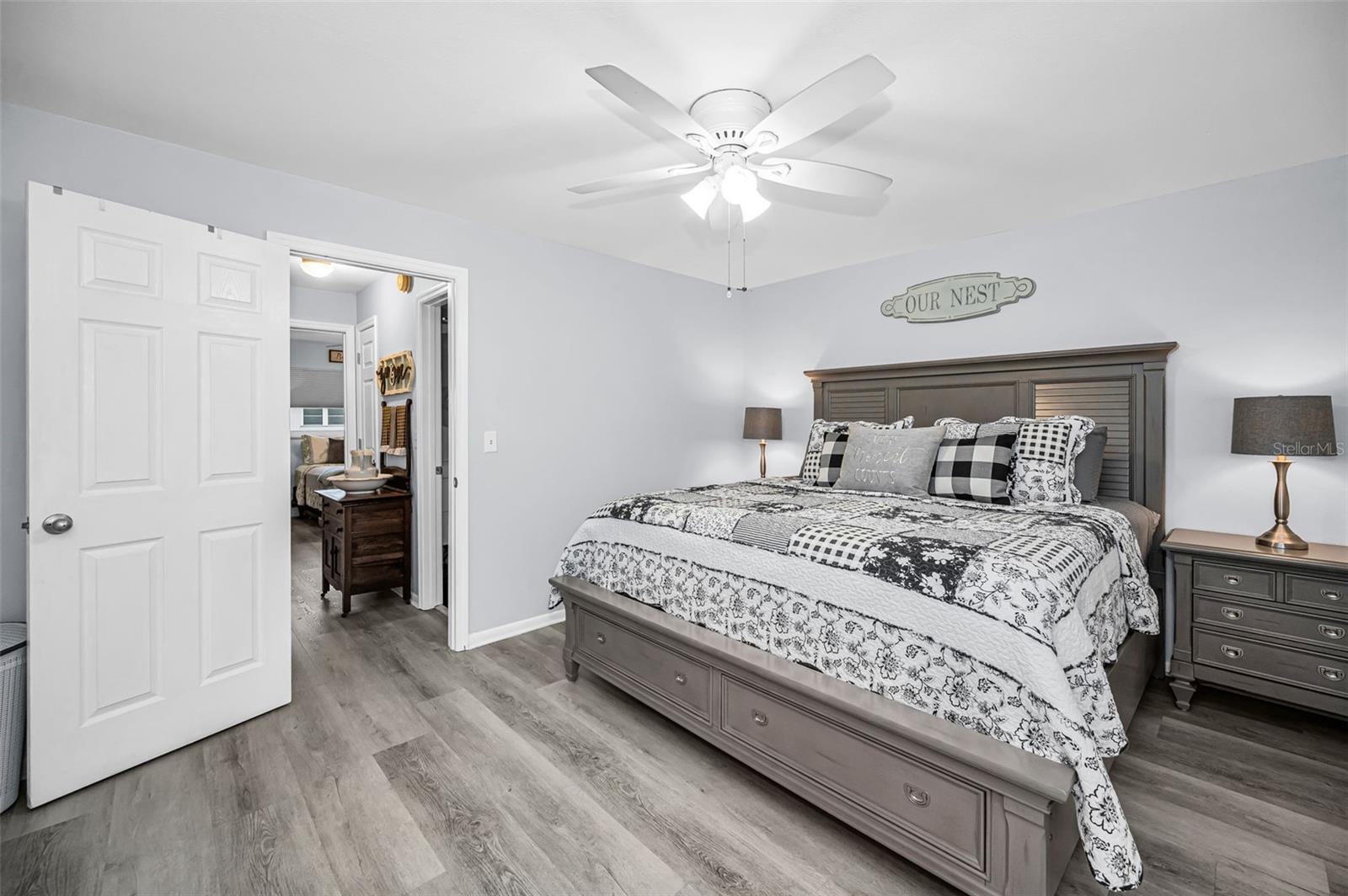 PARADISE SHORES - Residential