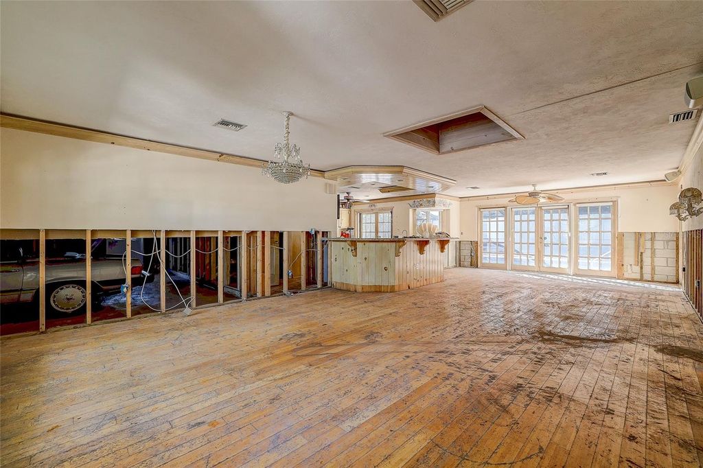 Photo of 226 Ogden Street, Sarasota, FL 34242 (MLS # A4668141)