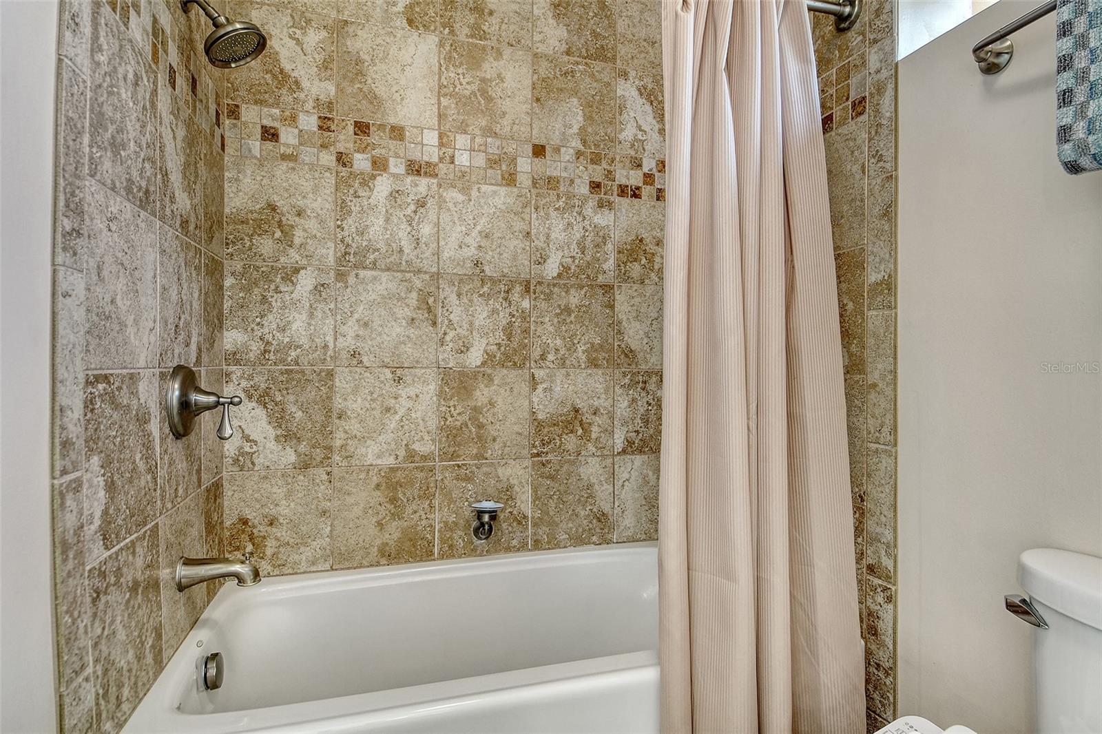 BAY OAKS - Residential