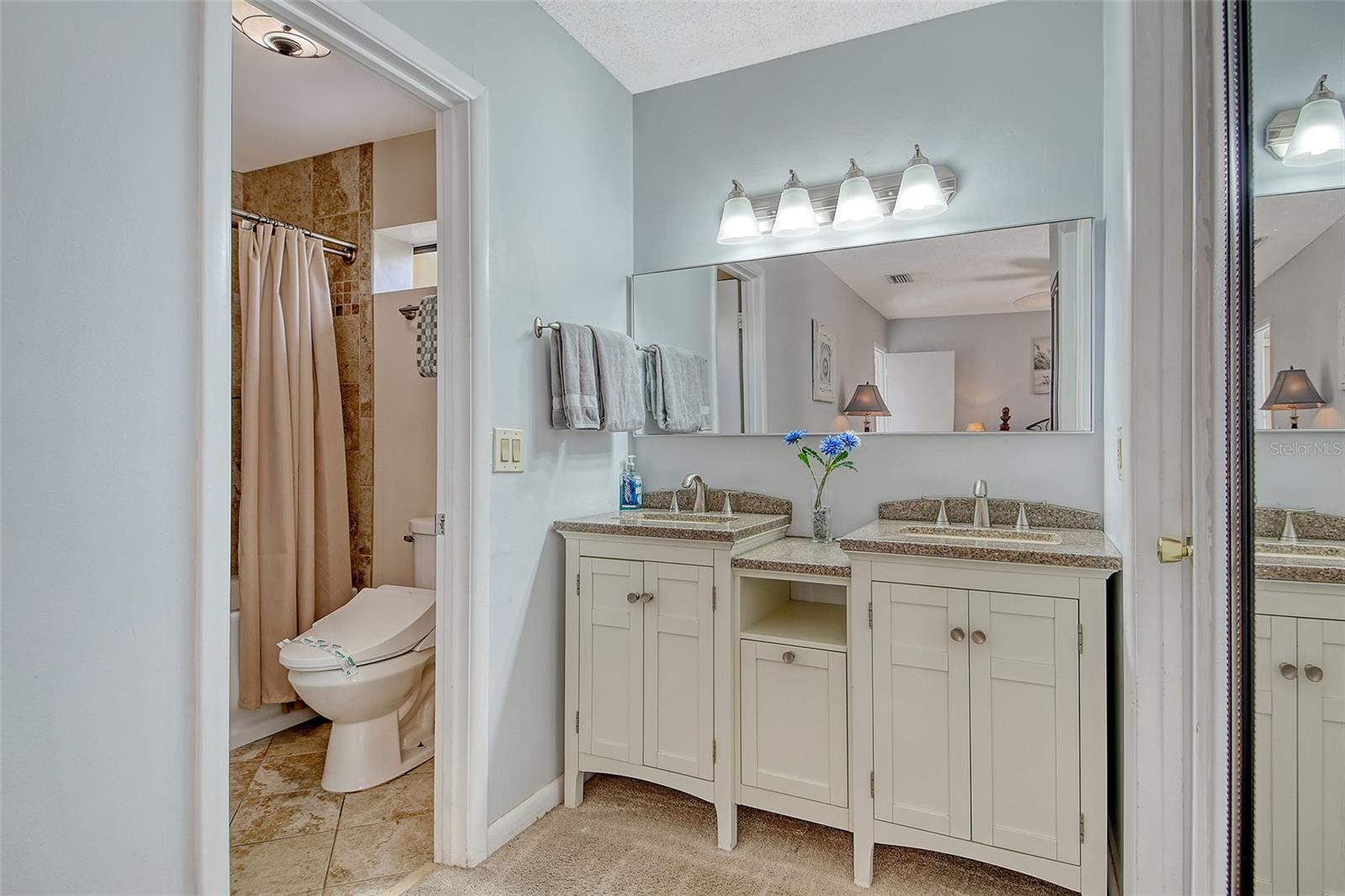 BAY OAKS - Residential