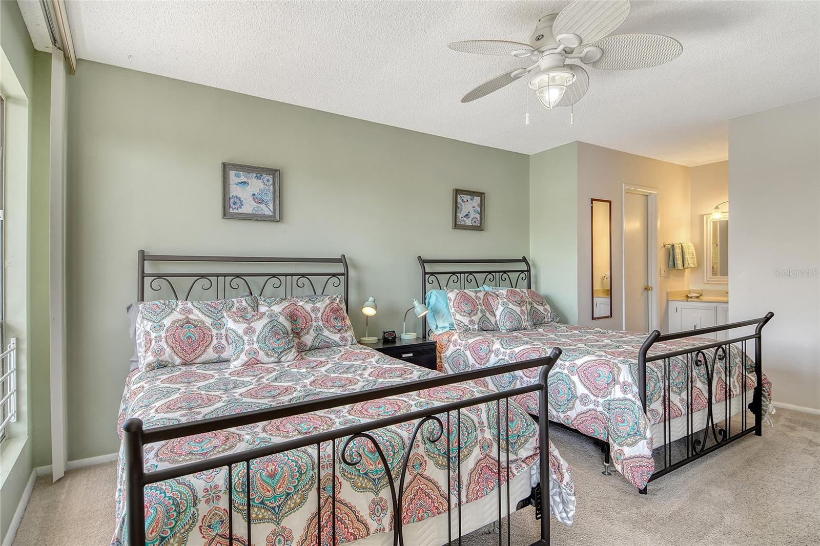 BAY OAKS - Residential