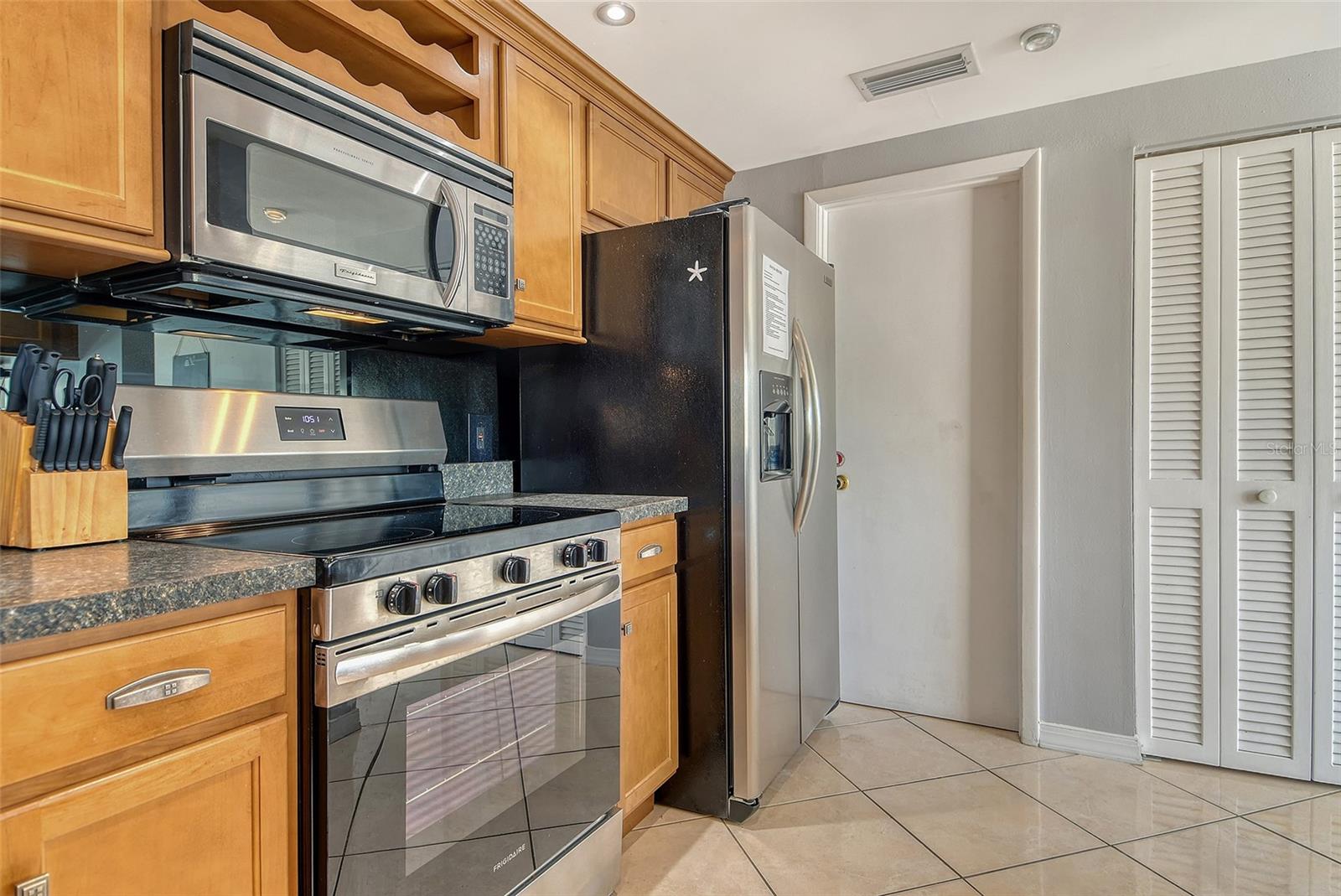 BAY OAKS - Residential