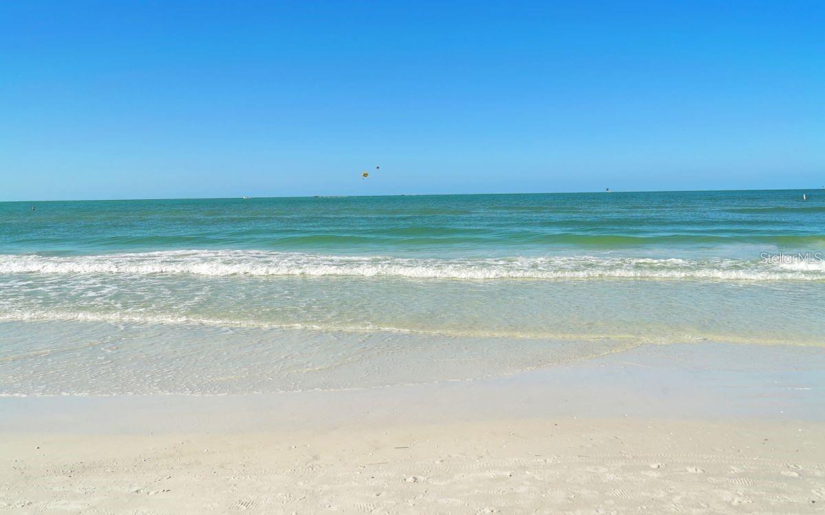 BAY OAKS - Residential