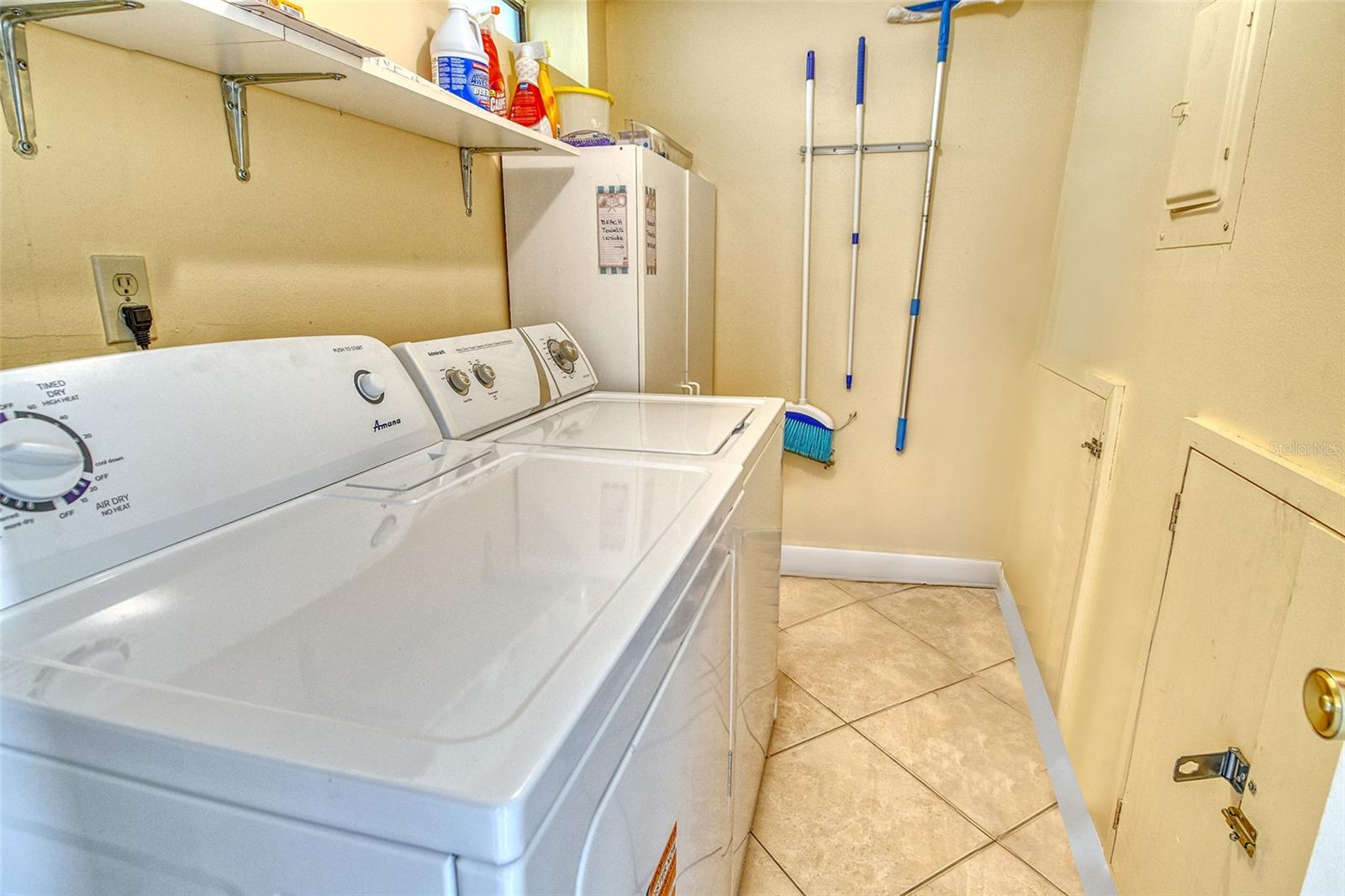 BAY OAKS - Residential