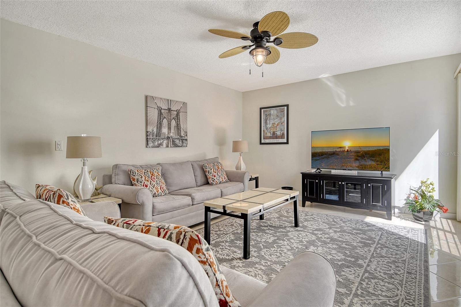 BAY OAKS - Residential