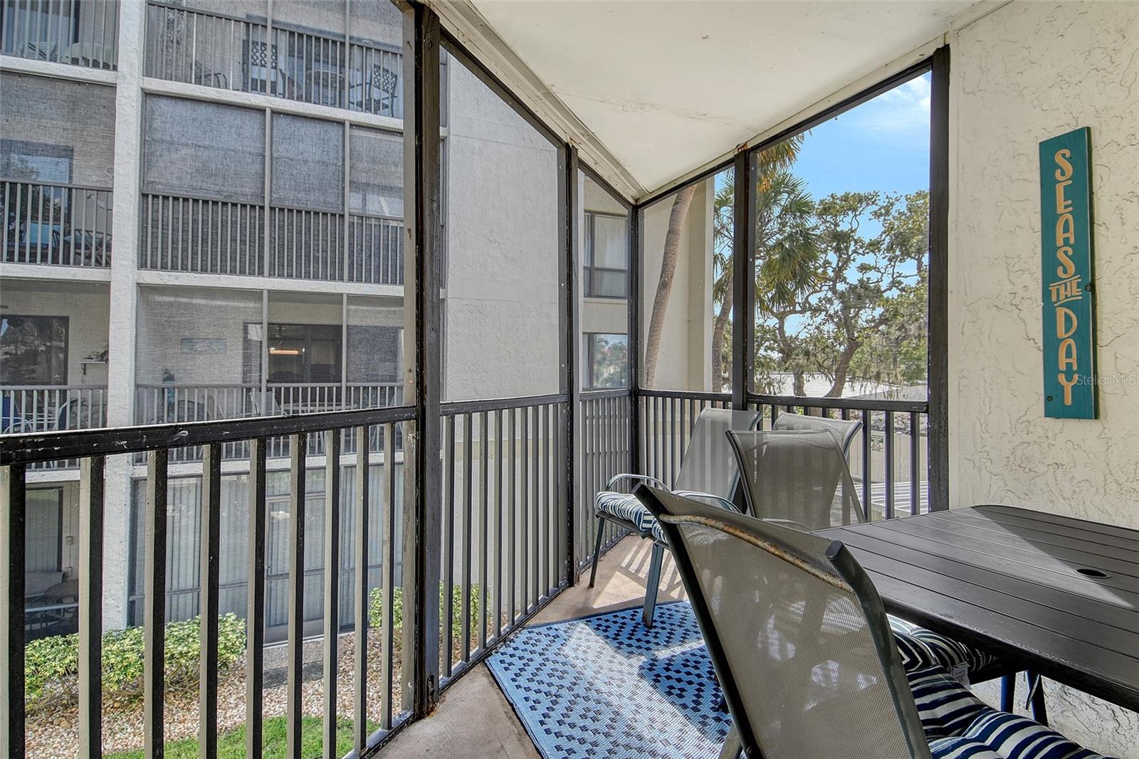 BAY OAKS - Residential