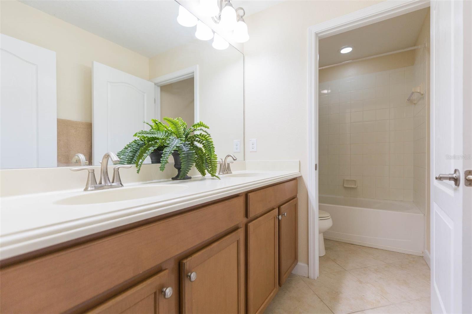 LIVE OAK PRESERVE PH 2A-VILLAG - Residential Lease