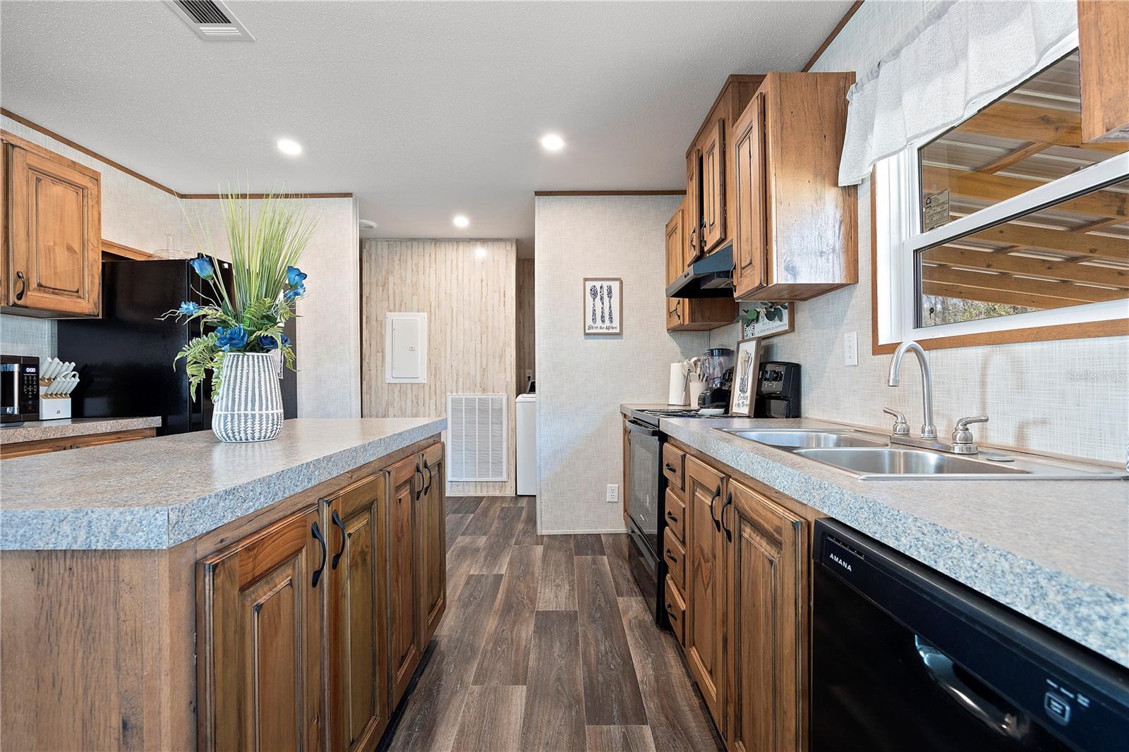 387 NW LAMAR PLACE