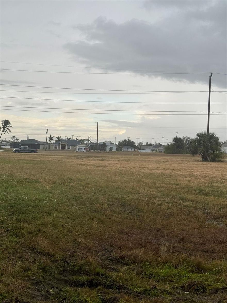 Buildable Double Vacant Lot - Flood zone X, Great price on this Oversized Residential Lot that is ready be built for your dream home! Conveniently located near shopping, dining, and entertainment. This lot in situated within a beautiful neighborhood with prime accessibility!