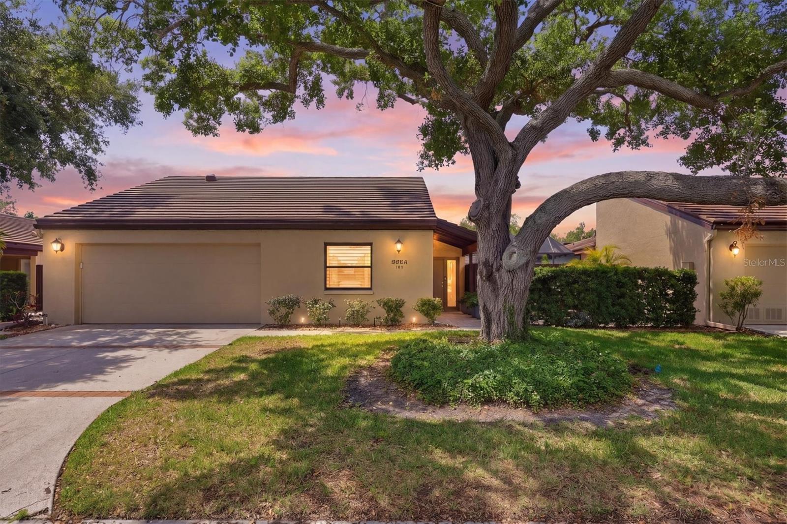 3694 GLEN OAKS MANOR DRIVE