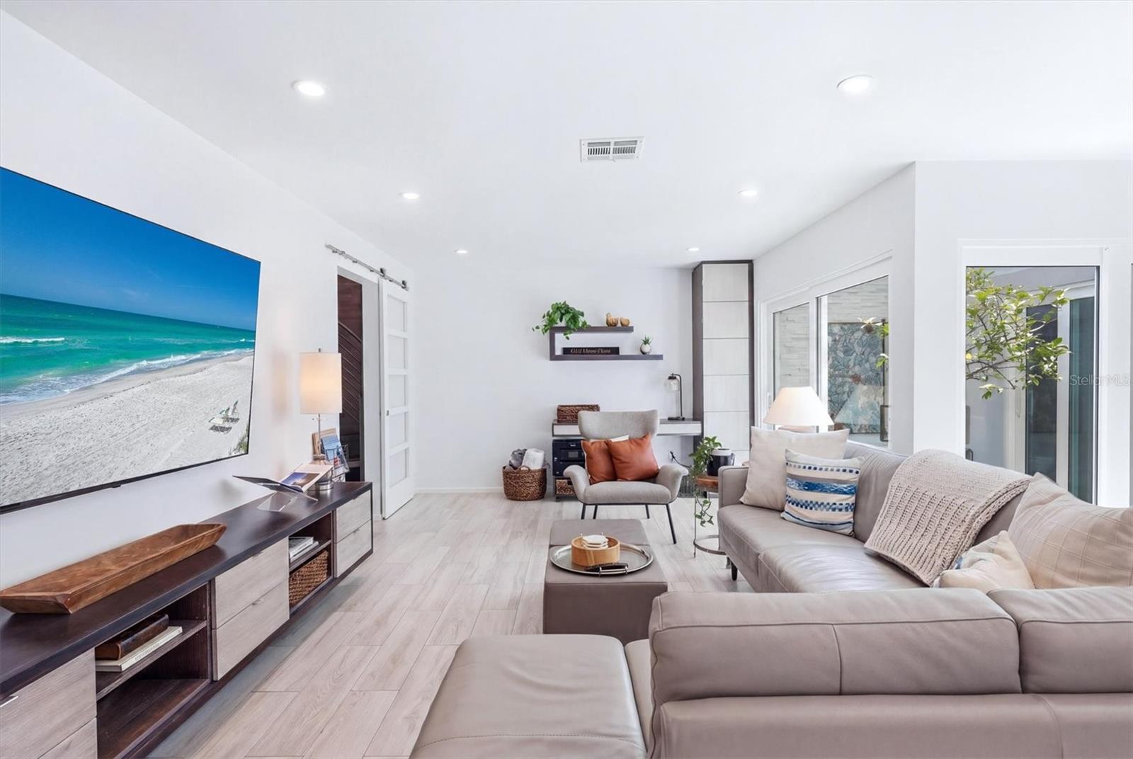 GLEN OAKS MANOR HOMES PH 2 - Residential