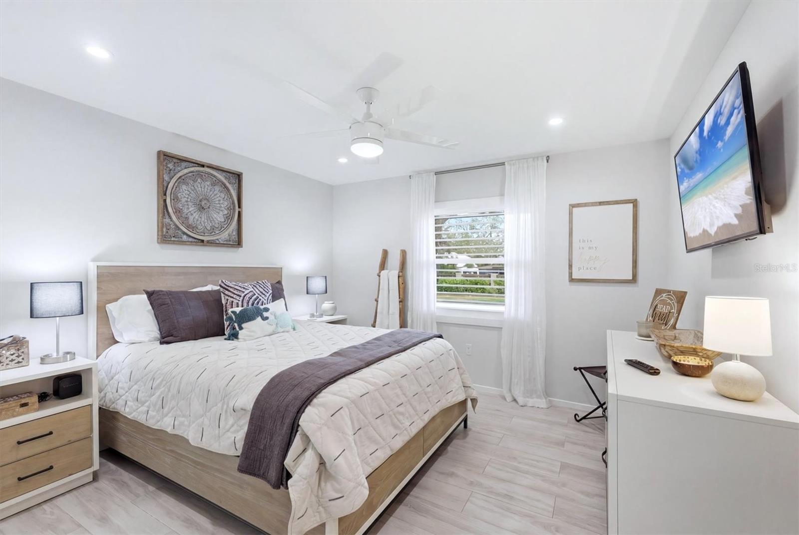 GLEN OAKS MANOR HOMES PH 2 - Residential