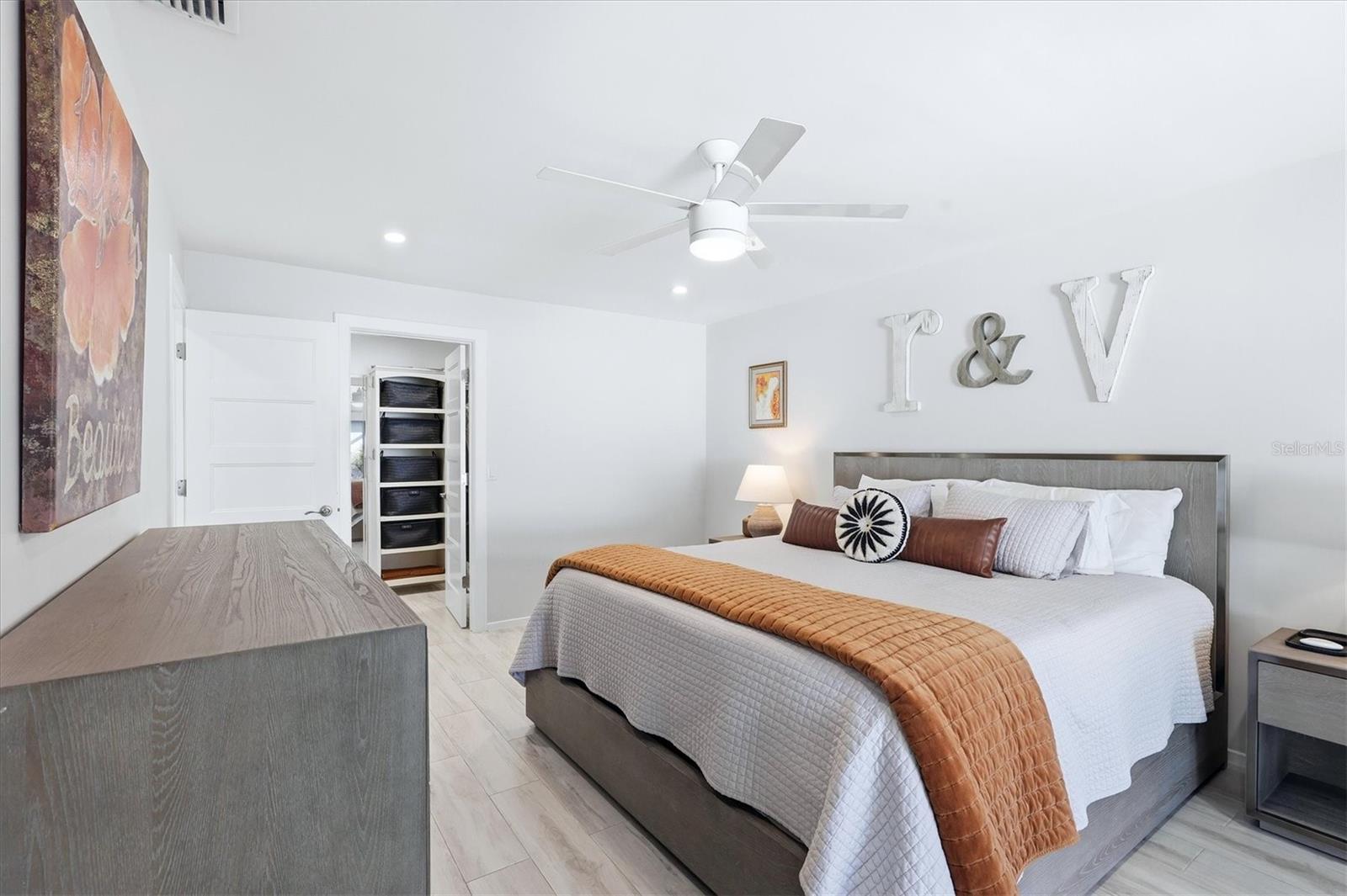 GLEN OAKS MANOR HOMES PH 2 - Residential