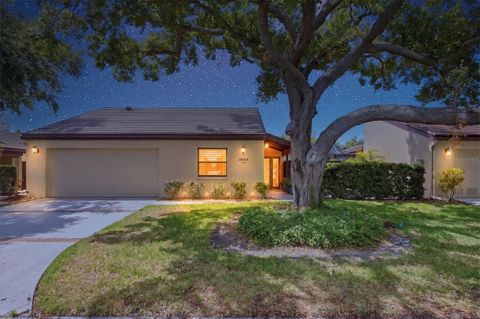 Photo of 3694 Glen Oaks Manor Drive, Sarasota, FL 34232 (MLS # A4692984)
