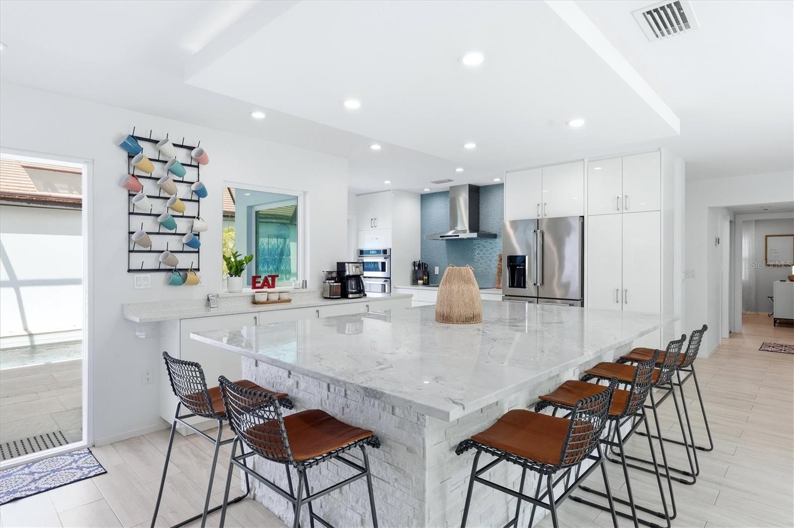 3694 GLEN OAKS MANOR DRIVE