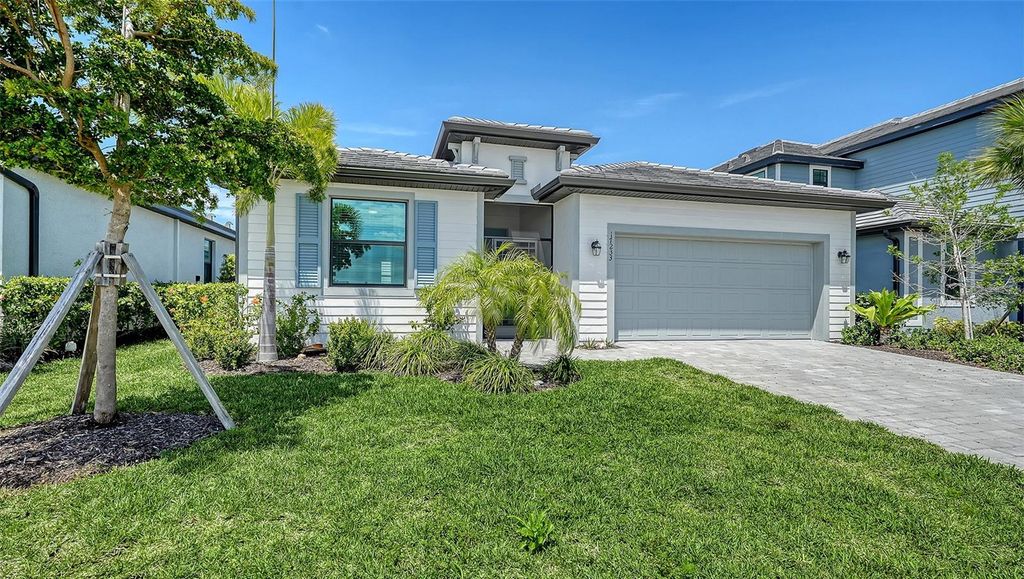 Photo of 17233 Moonflower Drive, Venice, FL 34293 (MLS # A4688903)