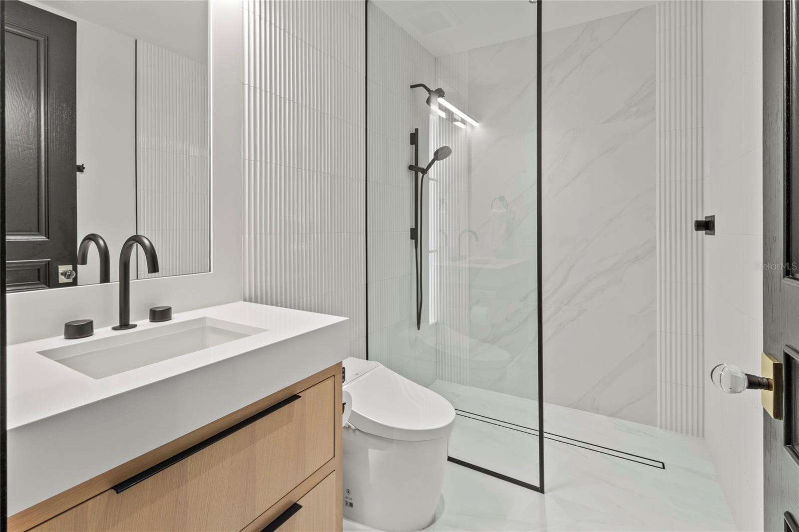 THE MOORINGS AT EDGEWATER IV - Residential