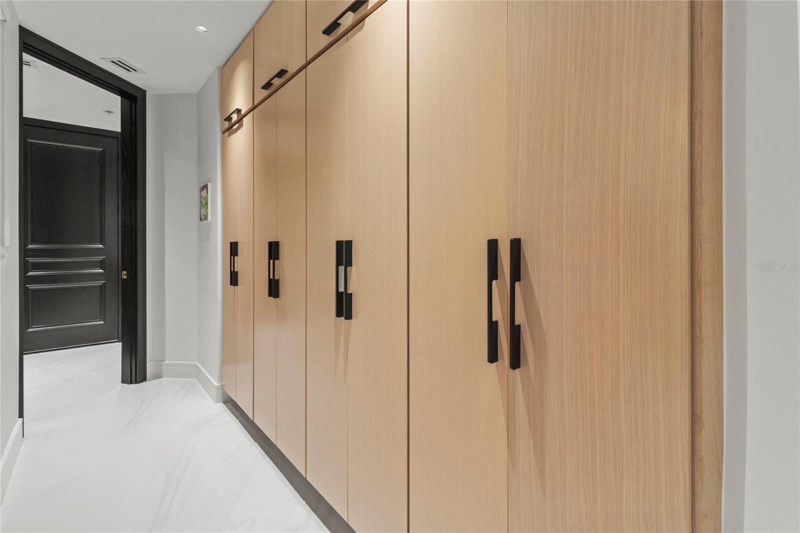 THE MOORINGS AT EDGEWATER IV - Residential